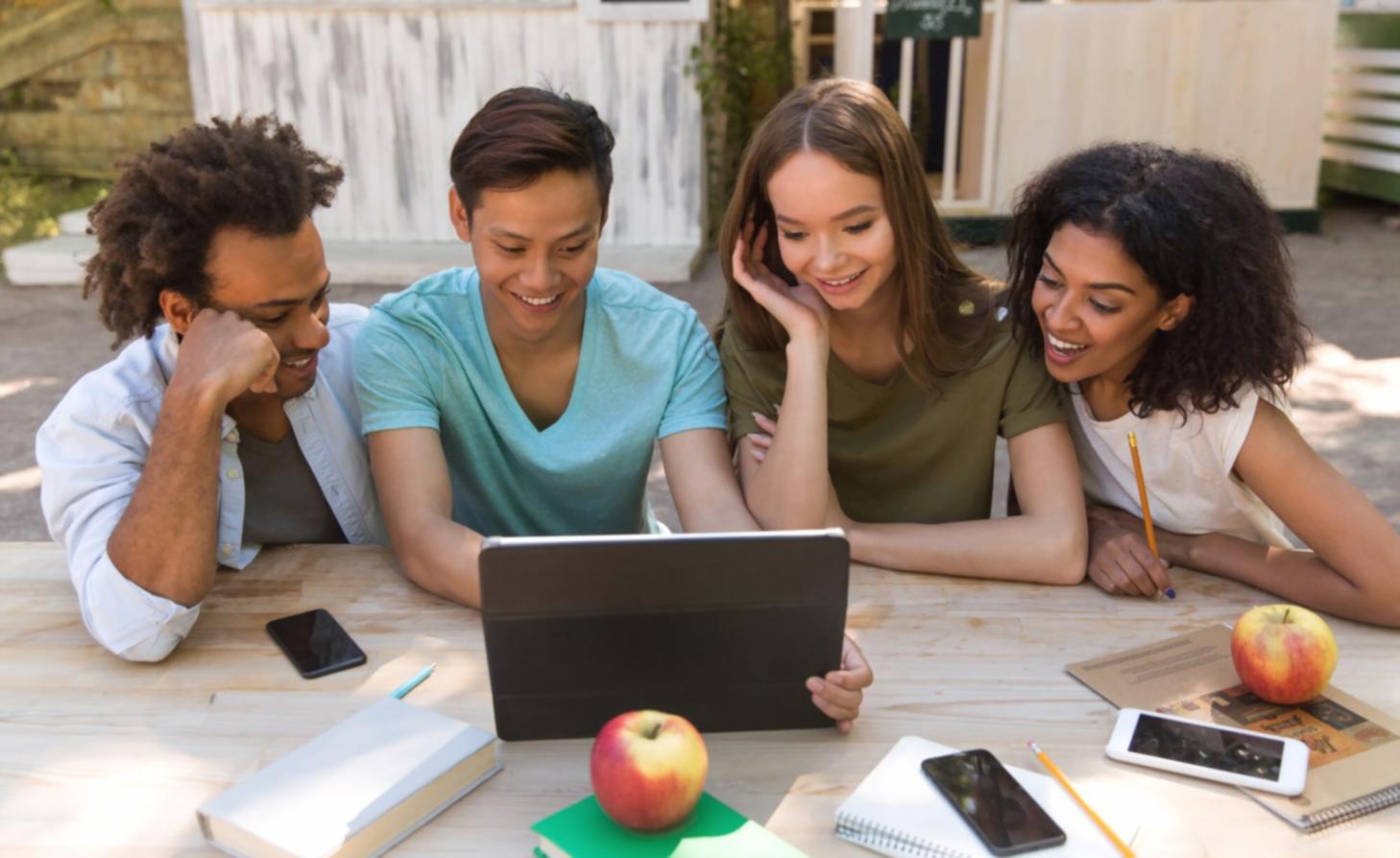 Teamarbeit bei der Finanzplanung in Leipzig